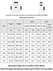 三件套男童正装，适合婚礼等场合，黑色西装外套、裤子和领结。
