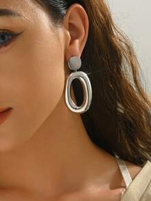 1 Paar minimalistische ovale Ohrringe, glatte Linien mit natürlicher goldener Textur, luxuriöses hochwertig Design, das einen insgesamt modischen und eleganten Look verleiht