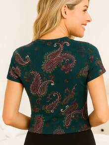 "Crop top paisley mujer boho – camiseta estampada paisley estilo retro, top bohemio psicodélico, crop top estampado cachemira ideal para moda boho chic y looks coloridos" - Verde Oscuro - Ver 6