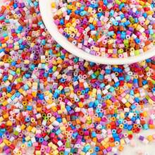 10,000 件保险丝珠套件，24 色盒装，各种图案参考说明，钥匙扣环，方形钉板，生日、毕业典礼、情人节、万圣节派对礼物，2.6 毫米多色保险丝珠补充包