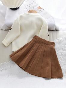Bộ quần áo áo len ấm áp mùa đông cho bé gái gồm áo một hàng khuy thêu hoa và chân váy trơn màu 2 món - Cà phê nâu - Xem 3
