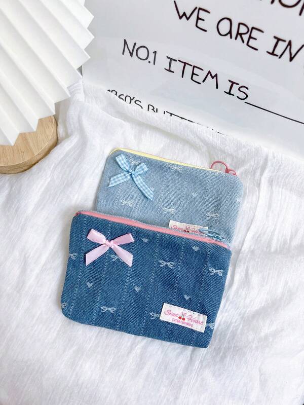 1 Piece Cute Square Coin Purse With Denim Bow Pattern Mini Lipstick Organizer Bag With Detachable Bow Pendant Portable Cosmetics Bag Soft Fabric Sanitary Napkin Organizer Bag Fashionable Clutch Pouch Wallet Small Items Storage Bag For Key, Earphone, Coin, Lipstick, Lip Oil, Card, Girls'Accessories College Vacation Cruise Summer Holiday Essentials Organizer Bag With Zipper Women's Makeup Storage Bag