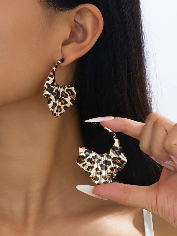 1 para eleganckich kolczyków w geometrycznym asymetrycznym wzorze lamparta dla kobiet, odpowiednich na imprezę i na co dzień