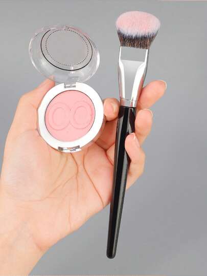 1 斜角/扁平斜角腮红刷，斜角设计贴合面部轮廓，轻盈自然，不留刷痕，打造透明底妆，快速上妆，均匀晕染，斜角设计，柔软纤维刷毛，美妆工具。