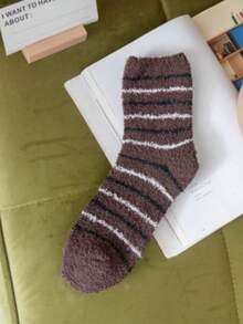 5 Pairs Of Men's Coral Fleece Socks. Thick Warm Socks In Autumn And Winter. Soft Knit Fabric. Unique And Stylish Casual Socks. A Great Gift For Couples, Friends