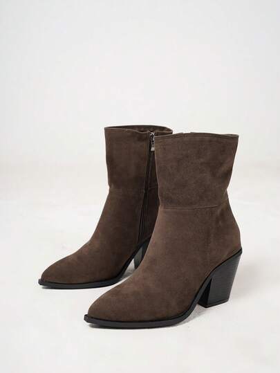 Botas de moda para mujer con puntera puntiaguda y tacón alto, nuevas llegadas de otoño/invierno 2025, botas occidentales de color caqui con tacón grueso vintage, botas delgadas de tobillo, botas clásicas de otoño, botas de tobillo negras con tacón medio, botas altas de media caña con tacón alto, botas cortas con tacón alto para mujer