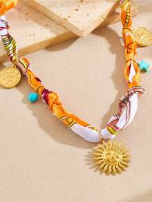 1 Peça Lenço de Seda Estiloso e Boêmio, Colar Feminino, Pingente Multielemental Banhado a Ouro em Aço Inoxidável Resistente à Descoloração, Acessório Adequado para Todas as Estações, Uso Festivo ou Diário, Presente de Natal