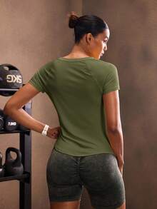 Powerista 女式简约圆领插肩袖运动T恤，夏季 - 軍綠色 - 查看 2