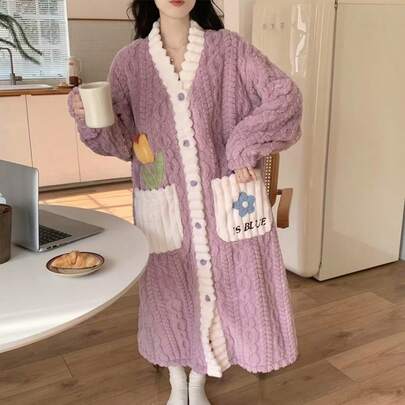 Floral Decorative Plush Bathrobe - Nightgown, Princess Style Women's Flannel Thick Long Bathrobe, Cute Long Sleeve V-Neck Pocket Nightgown, Sweet Sexy Cute Design, Autumn And Winter Women's Pajamas Long Plush Bathrobe Home Coat Thickened Summer Wedding Home Bathroom Decoration, Suitable For Bathroom, Bedroom, Christmas Gift