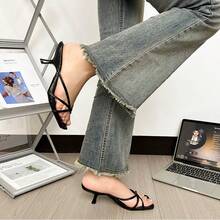 Sandalias de tacón alto para mujer Sandalias de tacón alto con tiras y punta cuadrada de estilo francés. Sandalias de cuña con tacón grueso y tiras finas. Sandalias planas de tacón bajo y punta abierta. Elegantes sandalias con tira en el dedo para mujer. Sandalias de tacón alto de estilo francés para la nueva temporada de verano, inspiradas en las hadas y pensadas para llevar al aire libre. Sandalias de tacón fino con tiras de PU y tira en el dedo. Sandalias de tacón alto de color - Negro - Ver 6