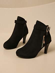 欧美新款秋冬细跟踝靴，侧拉链高跟短靴，时尚靴子，女短靴，欧美细跟高跟鞋，流行冬季新款性感圆头靴，简约高跟女靴