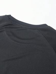 1 Stück Herren Herbst/Winter Sport Sweatshirt, Reflektierende Einfassung, Langarm Lässig Rundhals T-Shirt, Outdoor Fitness Sportbekleidung, Fußball Gittermuster, Polyester Strickstoff - leicht, weich, bequem, zum Schichten geeignet, Gym Training, Outdoor Laufen, Radfahren, Angeln, Basketball und Freizeitbekleidung