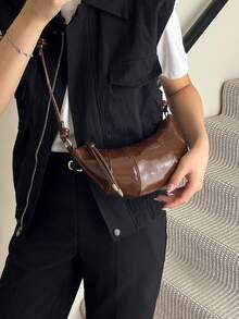 2025 New Croissant-Shaped Versatile Women's Handbag, Lightweight Commuter Small Crossbody Bag