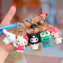 Sanrio Set de 3 llaveros 3D de personajes de Sanrio: Hello Kitty, My Melody, Pompompurin, Cinnamoroll, Kuromi. Colgantes de PVC de dibujos animados, accesorios ideales para bolsos, regalos para novias, mejores amigas, vuelta al cole, Navidad. Incluye portaidentificaciones, accesorios para el coche.