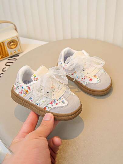 1 Pair Toddler Girls' Lace Trim Hook And Loop Closure Walking Shoes, 1-3 Years Old