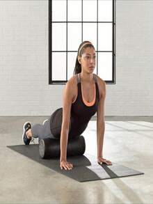 Rolo de espuma de alta densidade - Ferramenta de recuperação muscular e ioga preta resistente, design ergonômico com superfície texturizada, para relaxamento pós-treino, reabilitação e uso na academia, essencial para fitness durável e duradouro, acessório esportivo, equipamento de treino estiloso, design ergonômico, espuma de alta densidade