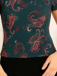 "Crop top paisley mujer boho – camiseta estampada paisley estilo retro, top bohemio psicodélico, crop top estampado cachemira ideal para moda boho chic y looks coloridos" - Verde Oscuro - Ver 5