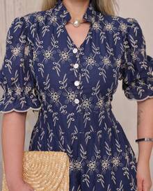 Women's Fashion Midi Dress In 3D Laise Fabric With Elastex On The Back And Button On The Front And Lining - 雙色海軍藍. - 查看 4