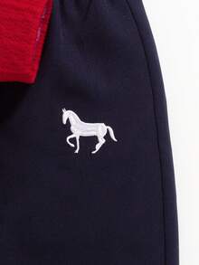 2 件男童休闲刺绣设计常规版型半襟长袖上衣和长裤套装，春秋