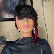 Krótkie peruki Pixie Cut dla czarnoskórych kobiet z ludzkich włosów w kolorze czarnym, czekoladowym brązie, czarnym z bordowym. Prosta peruka Pixie Cut dla czarnoskórych kobiet. Krótkie peruki warstwowe. W pełni maszynowo wykonane peruki Pixie z ludzkich włosów do codziennego użytku. Modna peruka bez koronki z przodu. Warstwowe krótkie peruki z długą grzywką.