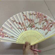 1pc Hanfu COS Sandalwood Bamboo Hollow Carved Fan, Multiple Floral Designs, Elegant Aesthetic, Suitable For Summer Travel And Photography