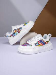 Kinderschuhe, Kinderschuhe, Kindersneaker, Mädchen Sneaker, Jungen Sneaker, modischer Graffiti-Muster weiße Schuhe, leichte, weichsohlige Schnürsenkelsschuhe aus imitiertem Super-PU-Weiß, vielseitige modische weiße Schuhe, Strandurlaubs-Lässig-Slip-On-Schuhe, Unisex-Studentenschuhe für alle Jahreszeiten