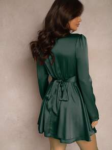 Satin Mini Dress With Deep Neckline And Tie Back - Green - View 3
