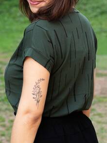 T-shirt feminina - SHALON MODA EVANGÉLICA - Verde Militar - Visão 3