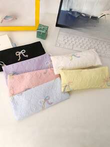 1 Estojo de Lápis com Laço: Com uma estética elevada, grande capacidade, funciona tanto como um estojo de papelaria fofo para meninas quanto como uma bolsa de armazenamento para estudantes. Com um design minimalista, porém adorável, é um item essencial para passeios e uma escolha ideal para senhoras conscientes de estilo. - Multicolorido - Visão 11