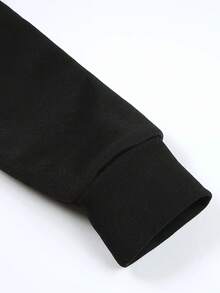 Sudadera con capucha para hombres con estampado gráfico "OX7 NIRO AMBITION" - Sudadera casual negra, cómoda y elegante para otoño e invierno, ropa para todas las estaciones |   Sudadera con Capucha Gráfica Audaz |   Sudadera de Ajuste Cómodo - Negro - Ver 4