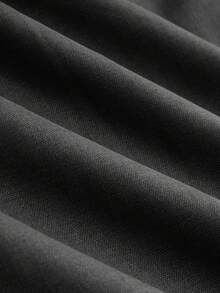 Vela Rue 极简设计连体裤，钩扣和拉链闭合，黑色修身阔腿裤，版型修身，适合所有季节