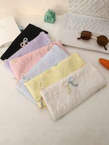 1 Estojo de Lápis com Laço: Com uma estética elevada, grande capacidade, funciona tanto como um estojo de papelaria fofo para meninas quanto como uma bolsa de armazenamento para estudantes. Com um design minimalista, porém adorável, é um item essencial para passeios e uma escolha ideal para senhoras conscientes de estilo. - Multicolorido - Visão 2