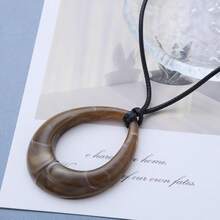 In Stock Instant Dispatch Vintage Black Leather Choker Hollow Teardrop Pendant Necklace Brown Acrylic Waterdrop Necklace Black Suede Clavicle Chain Boho Resin Statement Necklace Jewelry Women BENB - 1 - 查看 4