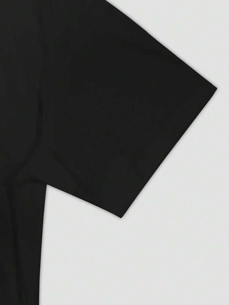 Camiseta Casual de Manga Corta para Hombre - Diseño de la Reina Ma'at del Antiguo Egipto con Jeroglíficos Dorados y Motivo del Sol, Verde Oliva, Corte Regular, Tela Transpirable para Ropa Casual, Camiseta de Verano |   Camisa con temática egipcia |   Ropa Casual Duradera - Negro - Añade 3