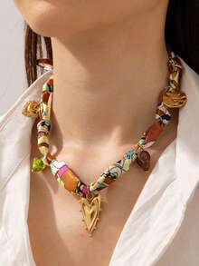 1 Peça Lenço de Seda Estiloso e Boêmio, Colar Feminino, Pingente Multielemental Banhado a Ouro em Aço Inoxidável Resistente à Descoloração, Acessório Adequado para Todas as Estações, Uso Festivo ou Diário, Presente de Natal