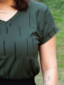 T-shirt feminina - SHALON MODA EVANGÉLICA - Verde Militar - Visão 4