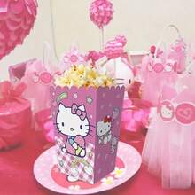 Sanrio [Caixas de Pipoca Hello Kitty] 12 caixas de pipoca Hello Kitty - Design listrado rosa e branco com motivos de coração, baldes de lanche dobráveis para festas, casamentos, aniversários, formaturas e embalagens para presentes | Design lúdico | Caixas de pipoca decorativas, para artigos de festa Hello Kitty, Natal, Halloween