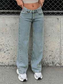 Jeans dritti classici e vintage lavati per donna