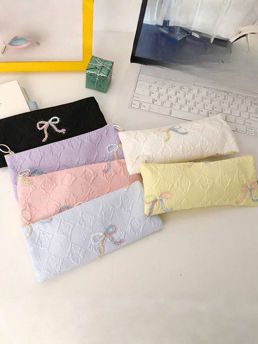 1 Estojo de Lápis com Laço: Com uma estética elevada, grande capacidade, funciona tanto como um estojo de papelaria fofo para meninas quanto como uma bolsa de armazenamento para estudantes. Com um design minimalista, porém adorável, é um item essencial para passeios e uma escolha ideal para senhoras conscientes de estilo. - Multicolorido - Visão 1