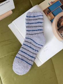 5 Pairs Of Men's Coral Fleece Socks. Thick Warm Socks In Autumn And Winter. Soft Knit Fabric. Unique And Stylish Casual Socks. A Great Gift For Couples, Friends