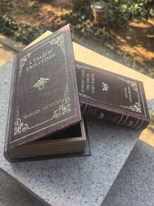 木制 PU 皮革复古书形收纳盒 - 经典英文书籍封面印花设计，金色浮雕书脊，隐藏式秘密隔层整理器，珠宝和纪念品纪念品盒，装饰性桌面和书架装饰品，纹理饰面，复古家居装饰礼物，适合书籍爱好者和收藏家，适合圣诞节、万圣节、生日、婚礼和节日派对礼物 - 彩色 - 查看 8