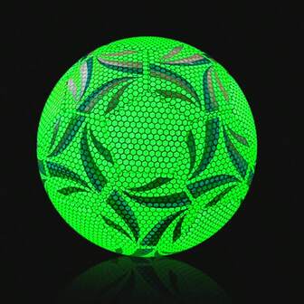 1 个发光/反光足球 - 优质 PU 材质，非常适合户外运动训练和娱乐