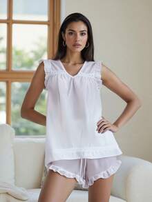 Conjunto informal de 2 piezas para mujer, camiseta sin mangas con cuello en V y volantes, pantalones cortos, ropa de estar por casa - Blanco - Ver 3