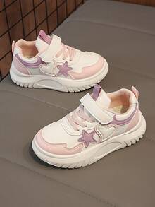 1双可爱星星爱心装饰儿童休闲厚底运动鞋，适合日常穿着、上学、运动，四季皆宜