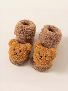 1 paire de chaussures épaisses et chaudes pour bébé et tout-petit, chaussettes intérieures antidérapantes pour nouveau-né et nourrisson avec motif de personnage de dessin animé, à semelle souple, convient pour la maison, les fêtes et l'hiver