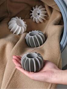 随机宠物毛发去除器，可重复使用，无需电力，非常适合去除衣服上的狗和猫毛，适用于洗衣机，可重复使用的烘干球，减少皱纹并节省干燥时间 - 彩色 - 查看 7