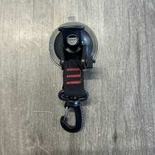 1pc Heavy Duty Portable Rotating Vacuum Suction Cup With Secure Locking Hook, Reusable Strong Hold Carabiner For Universal Tent Fixing, Travel, Camping, Home Bathroom Storage, Outdoor Activities, Effortless Seasonal Decorating, Festivals, Waterproof Removable Wall Hanger, Easy Installation For Halloween, Thanksgiving, Christmas, Spring Picnic