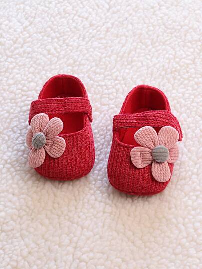 1 双女童蝴蝶结针织面料花卉图案一脚蹬鞋，适合春、夏、秋季