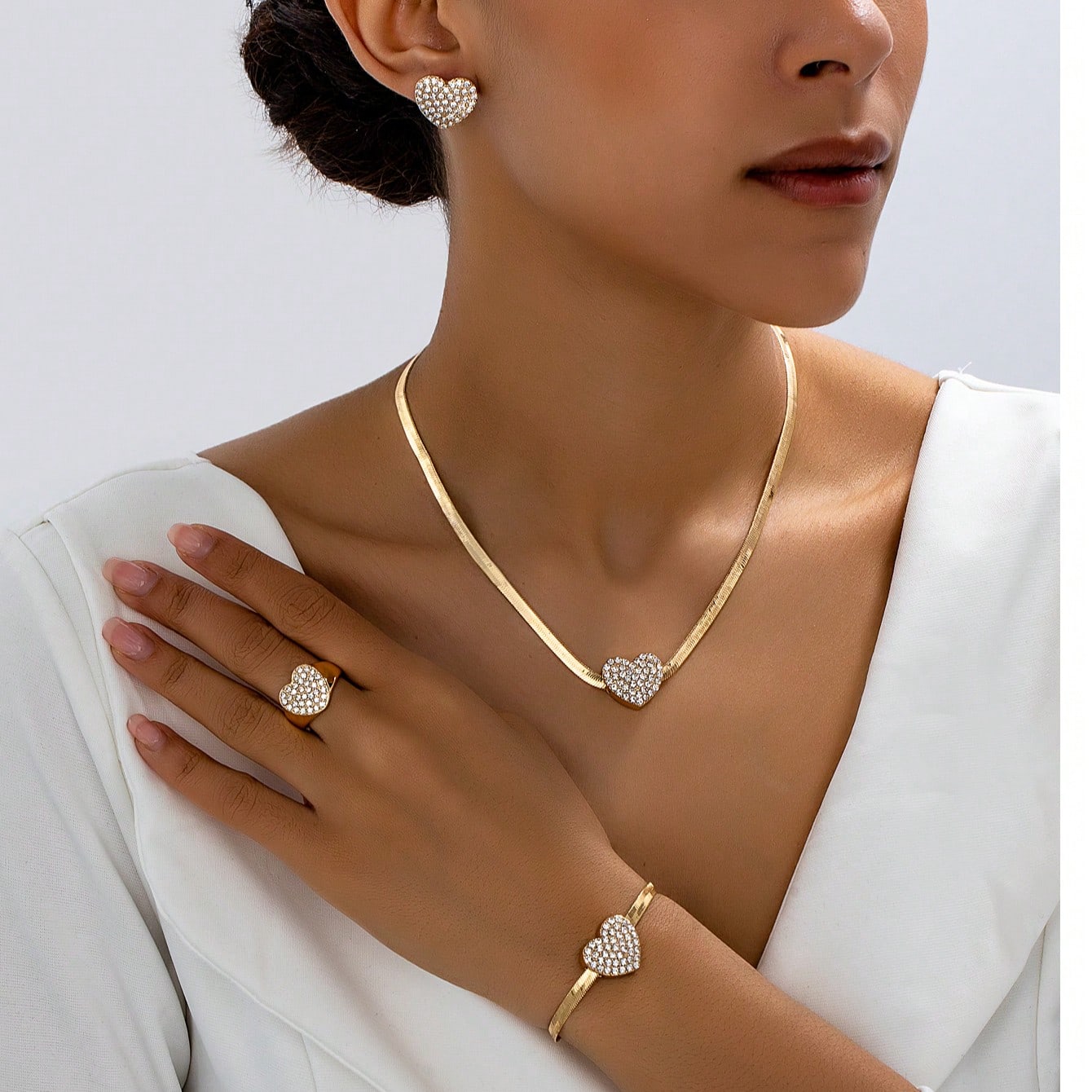 5pcs/Set Elegant Metallic Snake Chain Gold Heart Rhinestone Necklace, Bracelet, Earrings, Ring Jewelry Set, Suitable For Daily Wear And Gifting