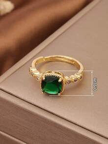 1枚18K镀金复古几何四爪镶嵌人造祖母绿方形戒指，百搭精致奢华优雅，适合女性日常及派对佩戴，是送给妻子的礼物，也是馈赠亲友的佳品。 - 幾何四爪戒指 - 查看 5